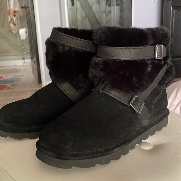 Bearpaw black booties genuine suede and fur worn once. Like new! - Picture 1 of 10